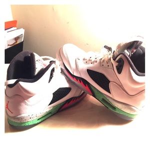 AIR JORDAN size 4Y